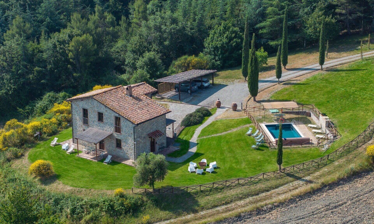 Castiglione d'Orcia Villa | Villa San Michele - Villa with swimming pool in Orcia Valley, Tuscany