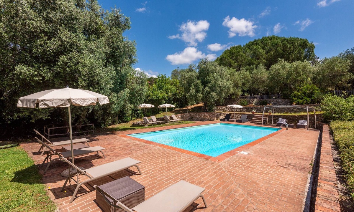Ponte di Gabbiano Villa | Villa Torre Among the Hills of Siena