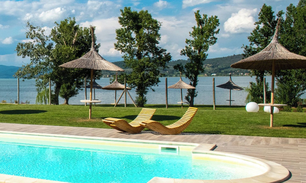 Magione Condo | Villa with pool and garden on Lake Trasimeno