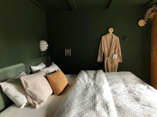 Lauterbrunnen Apartment | Waterfall Views-Stylish Design-Big Comfy Bed