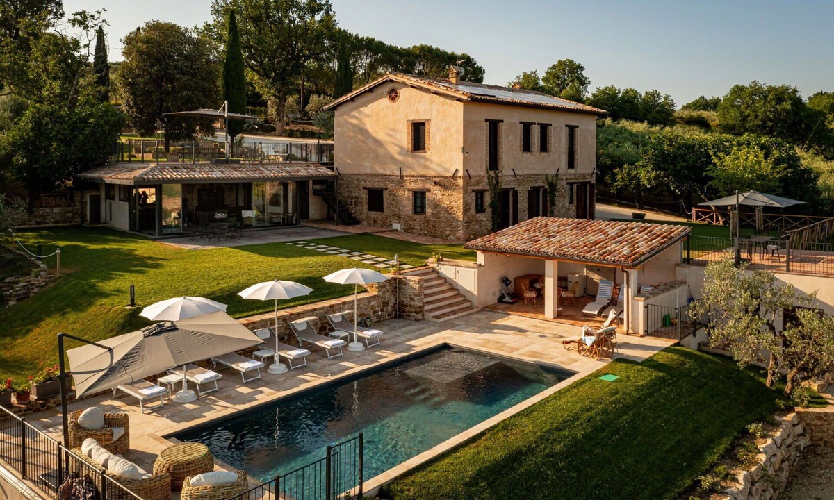 Castel Ritaldi Villa | Wonderful private villa with WIFI, A/C, private pool, TV, patio and panoramic view, close to Spo.