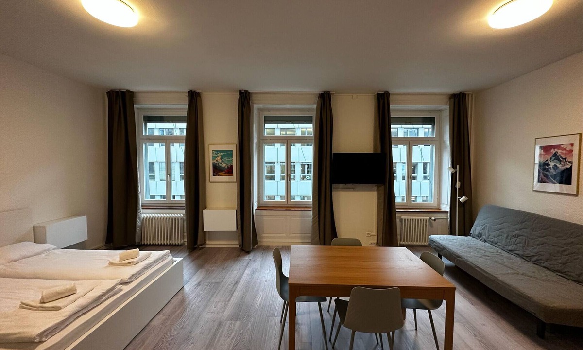 Seefeld Apartment | ZH Utoquai 2 - HITrental Seefeld Apartment
