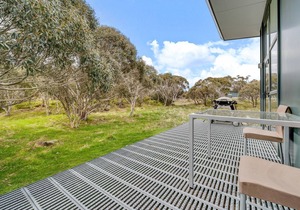 Ecocrackenback 2 'Sustainable chalet close to the slopes.' in Crackenback