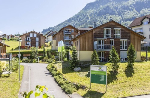 Ruetli Apartment | 12-person apartment in the holiday park Landal Vierwaldstättersee