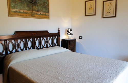 Mologno Villa | 2 Bedroom, 2 bathroom, detached character villa with good size private pool .