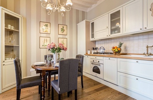 Lucca Historical Center Apartment | 2 Bedrooms 2 Bathrooms Romantic Apartment with Terrace and Parking in Lucca