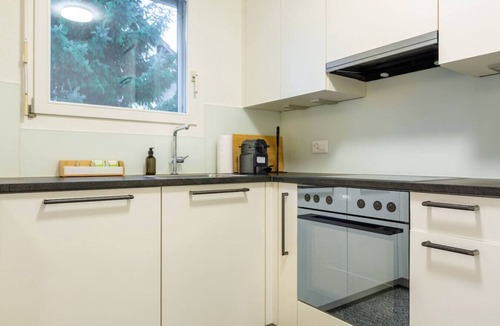 Seebach Apartment | 3-BR with cinema, games & parking · Seebach