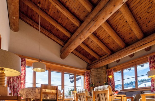 Flims Apartment | 4.5 room family apartment in Flims with sunny terrace and garden access.