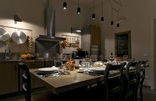 Oltrarno Apartment | 4BR Deluxe Palazzo Iconic Views Pitti Palace Infra-red Sauna Wine