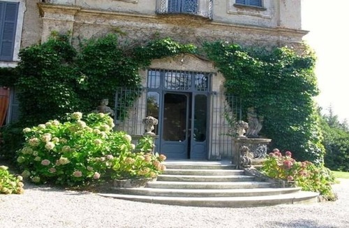 Varese Villa | 8 Bedroom Villa in Varese