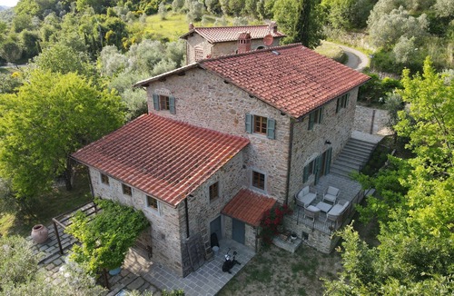 Poggio Alla Croce House | A charming comfortable traditional residence for an exclusive stay near Florence