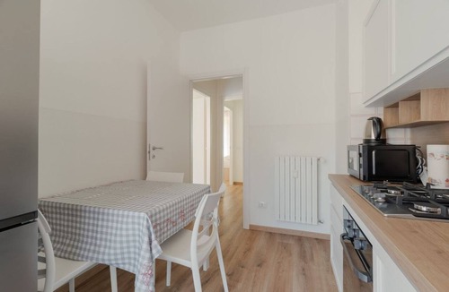 Comasina Apartment | A cozy 82 sqm apartment, ideal for 5 people, located on the first floor of a building with an elevator.The property is situated in Comasina, a residential area rich in amenities and green spaces, right next to Parco Nord Milano.The Comasina M3 metro stat