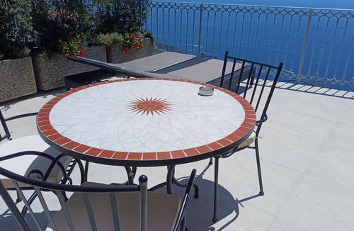 San Michele House | A cozy and romantic bed-and-breakfast with a view of the Amalfi Coast