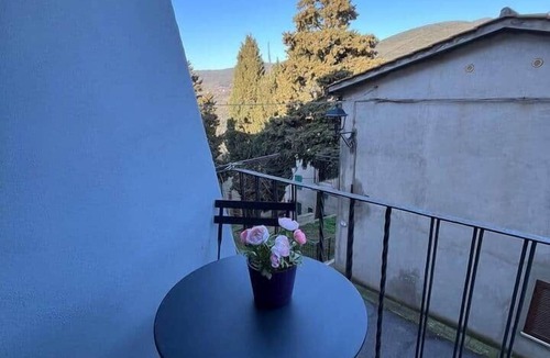 Montecchio Apartment | A Pink Primrose in the hamlet