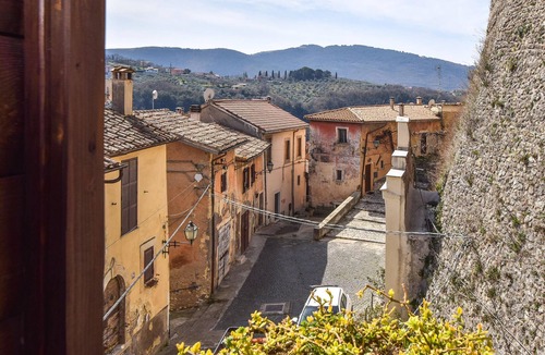 Poggio Nativo House | A vacation home built in 1870 in the Lazio region.