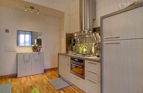 San Lorenzo Condo | AC, Washer+Dryer, WiFi - Elegant Apartment In The Noblest District of Florence,