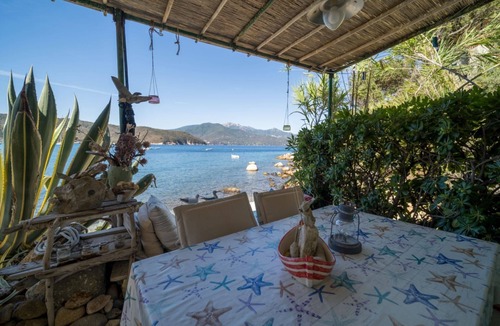 Scaglieri Apartment | Agave directly on the Forno beach with private parking space and large terrace by the sea