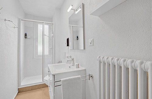 Agra Hotel | Agra 2 (Lugano), double, Shared Bathroom, Agra -Lugano, Switzerland