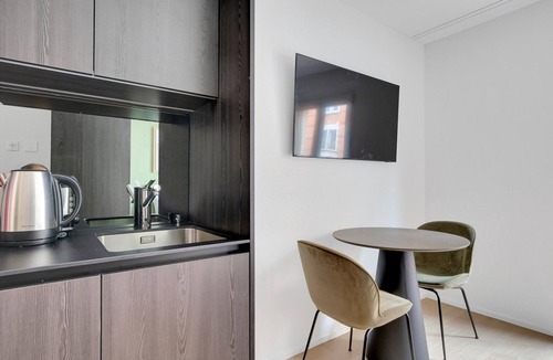 Sihlfeld Apartment | Airy Wiedikon 1.5 Room w/Storage & W/D, 1 min to Market, by Blueground