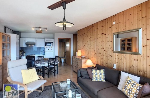 Leysin Apartment | Alpha B42 Modern south-facing 3,5-piece (60 m2) apartment with a fantastic view of the Alps. Situate