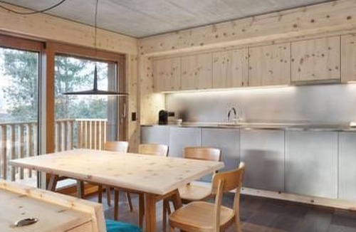 Pontresina Apartment | Alpine Lodge 6-Bett-Wohnung mit Galerie by Interhome