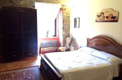 Celleno House | Antico Fienile, holiday home