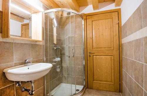 Barcis Apartment | Apartment Albergo Diffuso - Cjasa de Barce-1 by Interhome