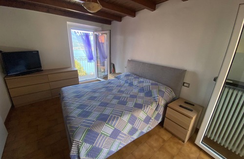 Vezio Apartment | Apartment "Casa dai Nonni" Cozy apartment with beautiful lake view