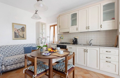 Patresi Apartment | Apartment 'Casa La Rosa Dei Venti Trilocale' with Sea View, Private Terrace