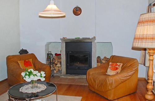 Vergeletto Apartment | Apartment Casa Strecce - App- 2 by Interhome