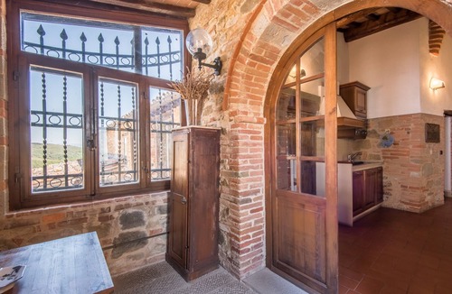 Rosennano Apartment | Apartment 'Casale Rosennano - Loggia' with Shared Garden & Wi-Fi