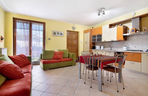 Colico Piano Apartment | Apartment "Colorful" with Mountain View and Private Garden