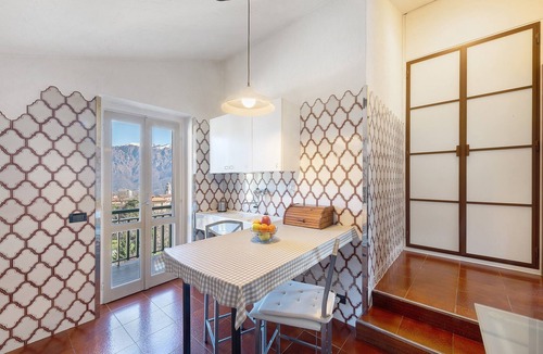 Civenna Apartment | Apartment 'Finestra Sul Lago Bellagio' with Lake View, Private Terrace and Wi-Fi