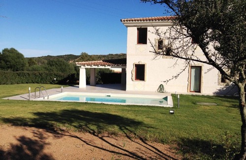San Teodoro Apartment | Apartment 'Florida 2' with Sea View, Wi-Fi and Air Conditioning