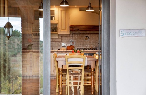 San Pietro in Bossolo Other | Apartment for 2/3 guests with panoramic patio, pool and Wi-Fi