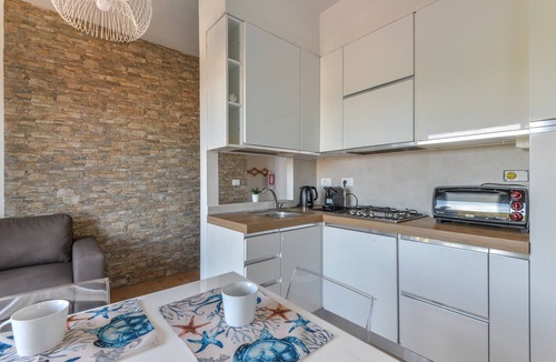 Cavo Apartment | Apartment 'Il Gioiello Del Mare' with Sea View, Wi-Fi and Air Conditioning