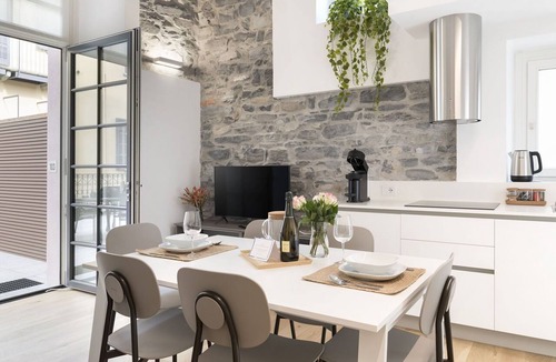 Como City Centre Apartment | Apartment in Como with 2 bedrooms sleeps 4