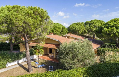 Santa Liberata Apartment | Apartment in Giannella with 3 bedrooms sleeps 7