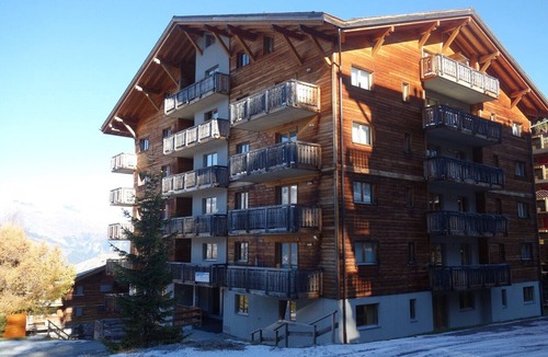 Nendaz Apartment | Apartment in Nendaz by Ski Slopes