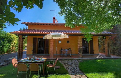 Santarello Apartment | Apartment in Tuscany near Lake Trasimeno