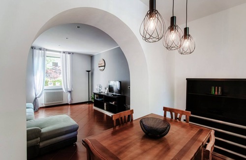Cernobbio Apartment | Apartment next to the Riva di Cernobbio (LA CASA DI NICE)