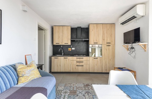 Marina di Campo Apartment | Apartment Villa Fantagali close to the Beach with Sea view, Terrace & Wi-Fi