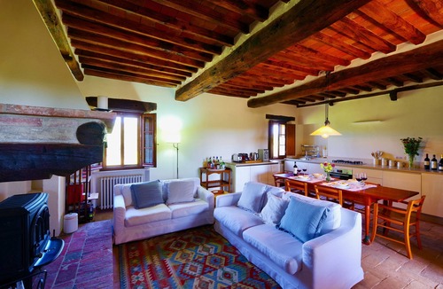 Castelnuovo Berardenga Apartment | Arco al Poggio by Arceno Rentals Club Spacious Chianti Apt, Pool, Concierge WiFi