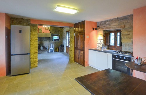 San Giustino House | Are you looking for a family-friendly vacation home? Then this country house with pool and a large p