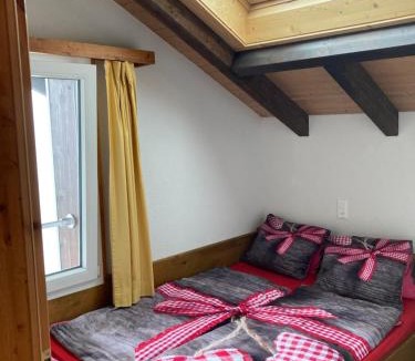 Beckenried Hotel | Ausflugs-Ski-Pistenhotel Klewenstock AUTO FREI nur mit der Pendelbahn erreichbar auf 1600müm