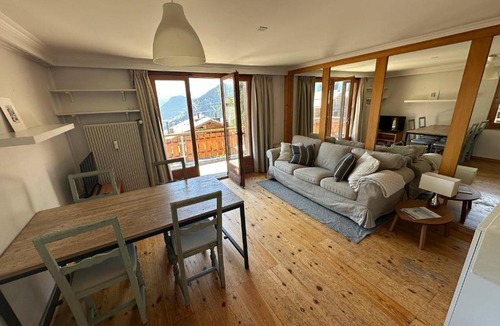 Verbier Apartment | Avouitzons Medran Apartments - Ski-in Ski-out 30 meters from Medran lift and 40 meters from W Hotel