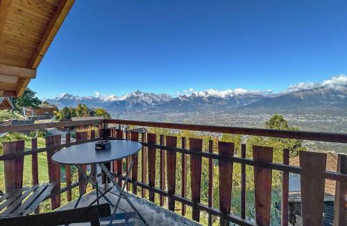 Les Mayens-de-Sion Apartment | Bear Ridge Retreat - 8mns to slopes - Swiss Alps