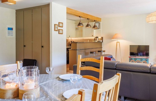 Nendaz Apartment | Beautiful apartment for 8 guests with WIFI, TV and terrace
