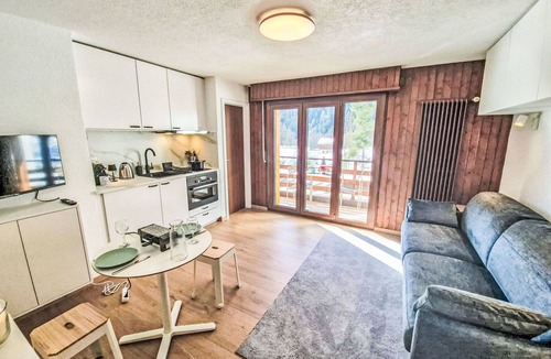 Ovronnaz Apartment | Beautiful apartment for 2 people with WIFI, TV, balcony and pets allowed