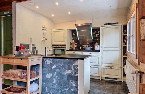 Arolla Apartment | Beautiful apartment for 8 people with WIFI, TV, balcony, pets allowed and panoramic view